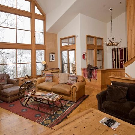 Saddleridge Villa Бийвър Крийк Екстериор снимка