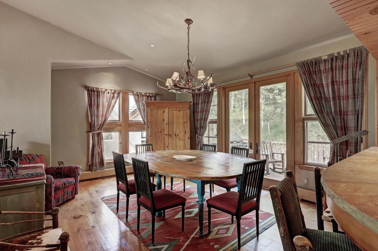 Saddleridge Villa Бийвър Крийк Екстериор снимка